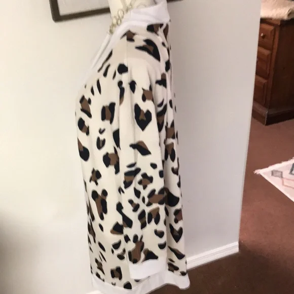 Gorgeous light weight extra long cardigan sweater new without tags - Picture 4 of 9